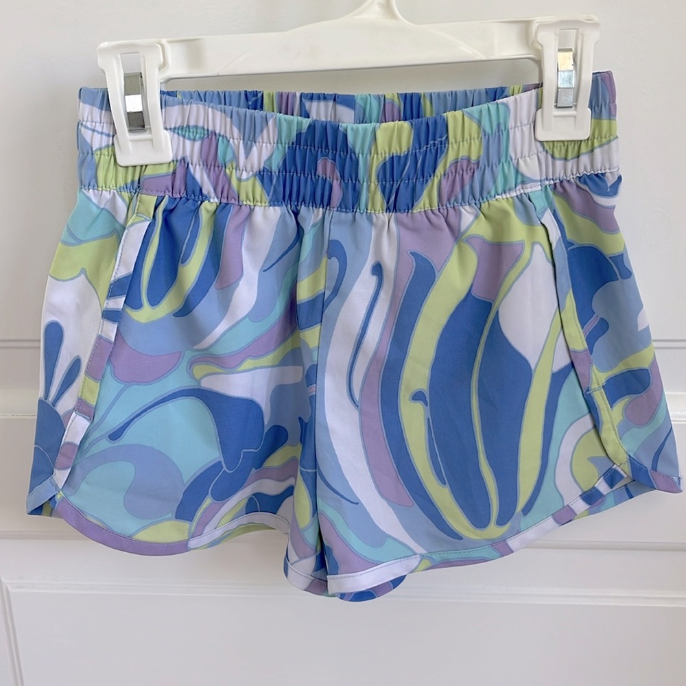 Like New  Kids Gap Fit shorts. SZ M.
